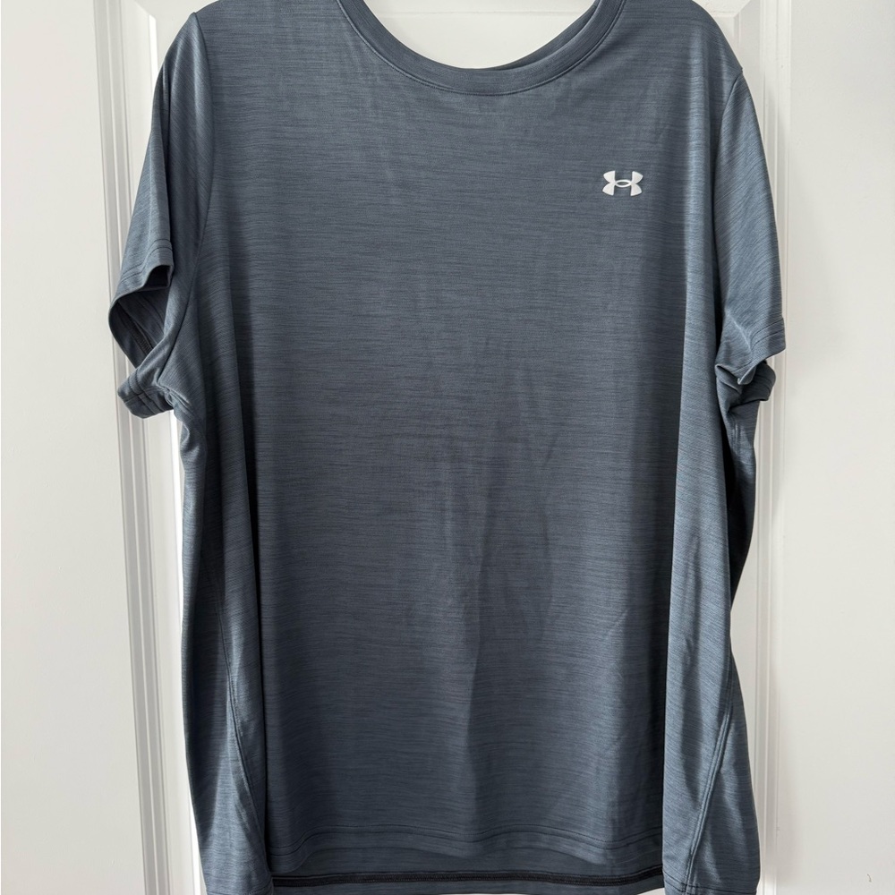 Under Armour Woman’s Charcoal Short Sleeve Tee